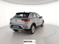 Usata VW T-Roc Style 116 CV (85 kW) 2025 Grigio metallizzato SUV