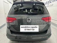 Usado VW Touran Executive 115 CV (84 kW) 2019 Plateado Monovolumen