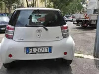 Usata Toyota iQ Trend 68 CV (50 kW) 2012 Bianco Utilitaria