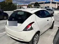 Usata Lancia Ypsilon 90 CV (66 kW) 2016 Bianco Utilitaria