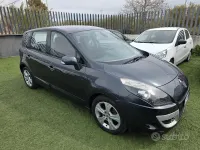 Usata Renault Scénic III 110 CV (80 kW) 2010 Nero Monovolume