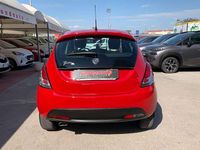 Usata Lancia Ypsilon 69 CV (50 kW) 2015 Rosso Utilitaria