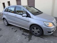 Usata Mercedes B180 116 CV (85 kW) 2010 Argento Monovolume