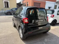 Usata Smart ForTwo Electric Drive Pure 41 kW (56 CV) 2021 Nero Berlina