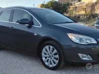 Usata Opel Astra Cosmo 110 CV (80 kW) 2012 Grigio Station wagon