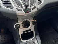 Usata Ford Fiesta Titanium 82 CV (60 kW) 2010 Argento Berlina
