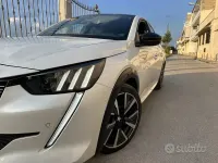 Usata Peugeot 208 GT-line 102 CV (75 kW) 2020 Bianco Utilitaria