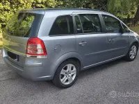 Usata Opel Zafira 120 CV (88 kW) 2009 Grigio Monovolume