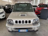 Usata Suzuki Jimny 65 CV (47 kW) 2005 Grigio SUV