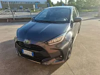 Usata Toyota Yaris Hybrid Lounge 131 CV (96 kW) 2025 Grigio Berlina