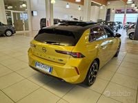 Usata Opel Astra Ultimate 131 CV (96 kW) 2022 Giallo metallizzato Berlina