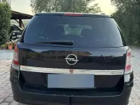 Usata Opel Astra 101 CV (74 kW) 2008 Nero Station wagon