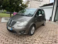 Usata Lancia Musa 90 CV (66 kW) 2010 Oro Monovolume