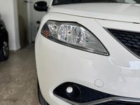 Usata Lancia Ypsilon Platinum 69 CV (50 kW) 2015 Bianco Utilitaria
