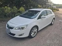 Usata Opel Astra 95 CV (69 kW) 2010 Bianco Berlina