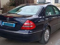 Usata Mercedes E220 Elegance 150 CV (110 kW) 2005 Blu/azzurro Berlina
