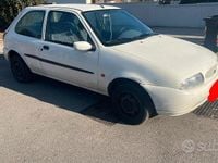 Usata Ford Fiesta 75 CV (55 kW) 1998 Bianco Utilitaria