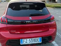 Usata Peugeot 208 Allure 101 CV (74 kW) 2020 Rosso Utilitaria