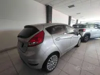 Usata Ford Fiesta 97 CV (71 kW) 2009 Grigio Berlina