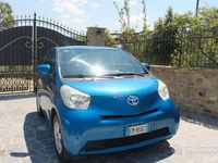 Usata Toyota iQ Active 68 CV (50 kW) 2012 Blu Utilitaria
