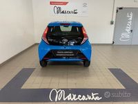 Usata Toyota Aygo X-play 69 CV (50 kW) 2017 Blu Utilitaria