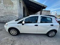 Usata Fiat Punto Street 95 CV (69 kW) 2017 Bianco Utilitaria