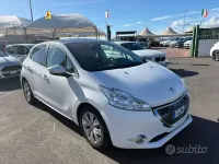 Usata Peugeot 208 Access 68 CV (50 kW) 2012 Bianco Utilitaria
