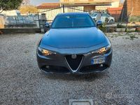 Usata Alfa Romeo Giulia 180 CV (132 kW) 2018 Grigio Berlina