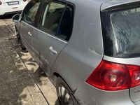 Usata VW Golf IV Trendline 105 CV (77 kW) 2006 Berlina