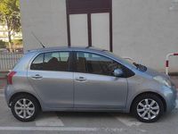 Usado Toyota Yaris 90 CV (66 kW) 2016 Gris Berlina