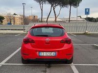 Usata Opel Astra 115 CV (84 kW) 2010 Rosso Berlina