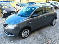 Usata Lancia Ypsilon 69 CV (50 kW) 2016 Grigio Utilitaria