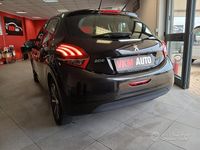 Usata Peugeot 208 75 CV (55 kW) 2017 Nero Utilitaria