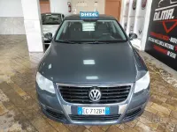 Usata VW Passat 105 CV (77 kW) 2010 Blu Berlina