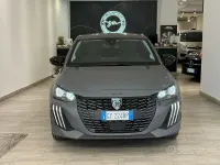 Usata Peugeot 208 Allure 101 CV (74 kW) 2025 Grigio Utilitaria