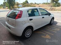 Usata Fiat Grande Punto 75 CV (55 kW) 2013 Bianco Utilitaria