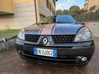 Usata Renault Clio II 54 CV (39 kW) 2006 Grigio Utilitaria