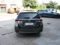Usata Toyota Auris Touring Sports Lounge 99 CV (72 kW) 2017 Bronzo Station wagon