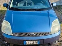 Usata Ford Fiesta 75 CV (55 kW) 2005 Blu Utilitaria