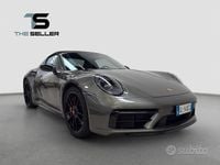 Usata Porsche 911 480 CV (353 kW) 2022 Verde Cabrio