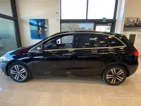 Usata Mercedes B200 150 CV (110 kW) 2021 Nero Utilitaria