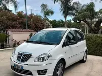 Usata Lancia Musa 77 CV (56 kW) 2012 Bianco Monovolume