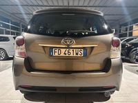Usata Toyota Verso 111 CV (81 kW) 2016 Grigio Monovolume