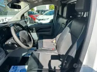 Usata Opel Vivaro-e Combi Essentia 120 CV (88 kW) 2019 Bianco Monovolume