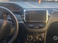 Usata Peugeot 208 68 CV (50 kW) 2015 Utilitaria
