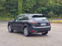 Usata Porsche Cayenne 240 CV (176 kW) 2011 Nero SUV
