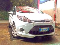Usata Ford Fiesta 95 CV (69 kW) 2009 Bianco Berlina
