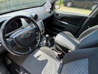 Usata Ford Fiesta 68 CV (50 kW) 2005 Nero Utilitaria