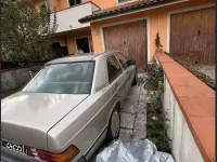 Usata Mercedes 190 105 CV (77 kW) 1984 Giallo Berlina