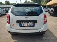 Usata Dacia Duster Lauréate 114 CV (83 kW) 2017 Bianco SUV